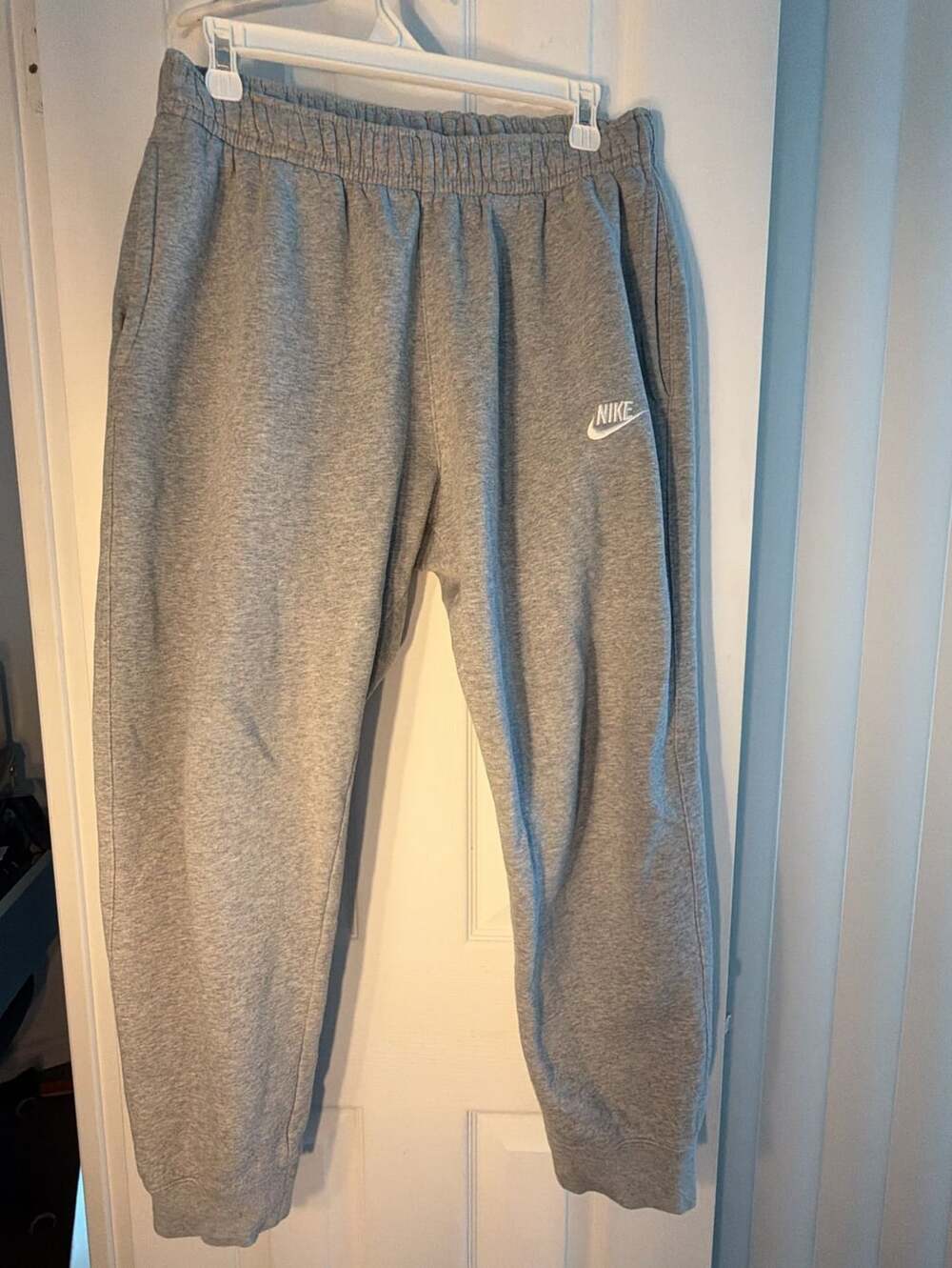 Nike Sportswear Club Fleece Loose Pants Size M Gray Heather Sweatpants